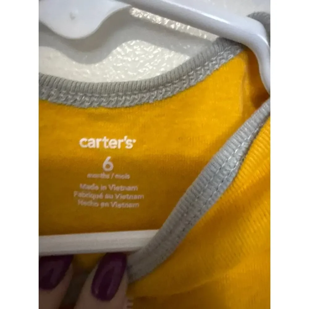 Carter’s outfit size 6M - Picture 4 of 5